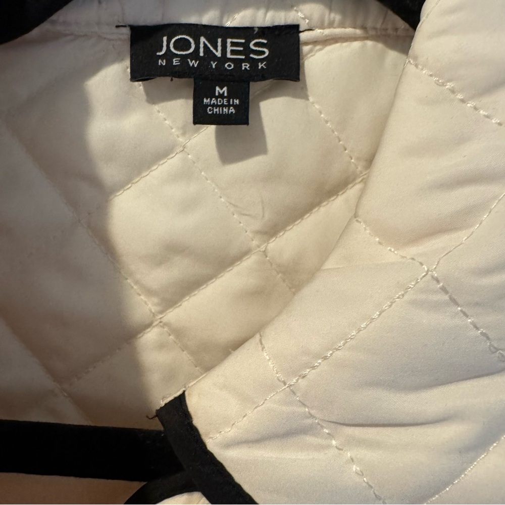 Jones New York Women's Off White Diamond-Quilted Tipped Jacket | M - Picture 5 of 7